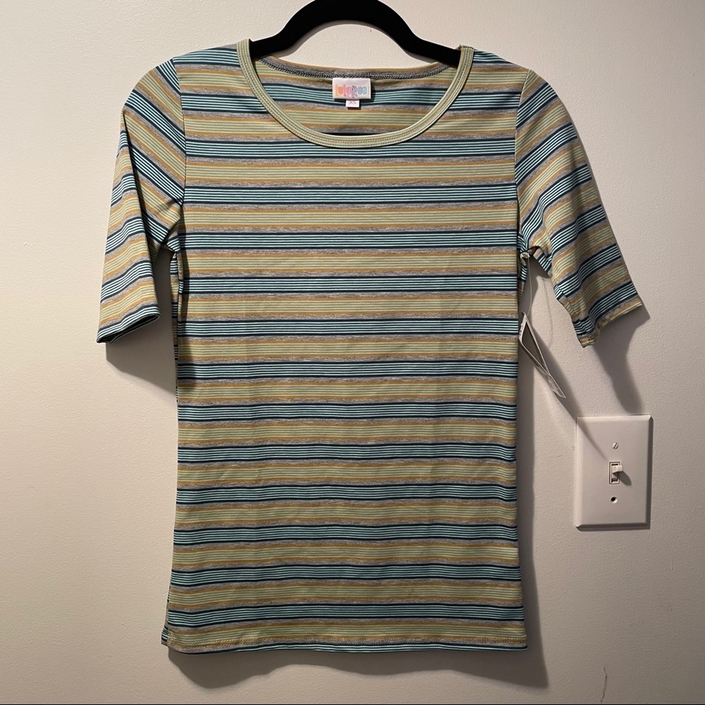 LuLaRoe Gigi top